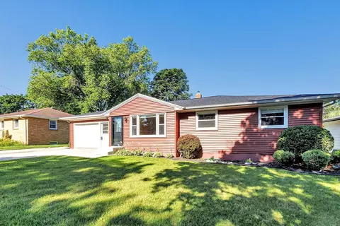 557 Ruth St, Green Bay, WI 54302