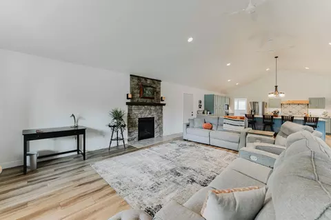 661 E River Dr, Omro, WI 54963 photo 10