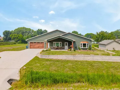661 E River Dr, Omro, WI 54963 photo 3
