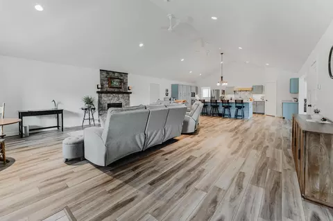 661 E River Dr, Omro, WI 54963 photo 7