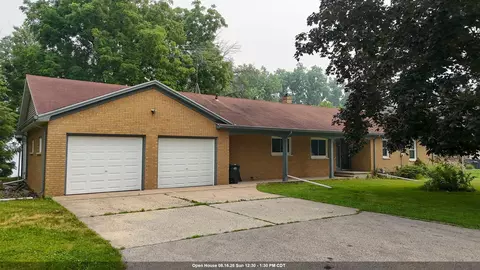853 Neff Ct, Neenah, WI 54956