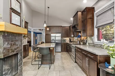 Kitchen - w3895 Highview Drive, Appleton, WI 54913 photo 3 of 5