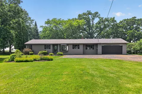 2507 Edgewood Ln, Oshkosh, WI 54904