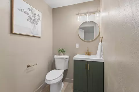 Bath - 2219 N Union St, Appleton, WI 54911 photo 1 of 4