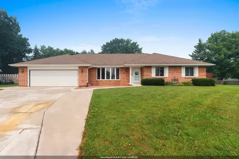 2615 Edgewood Ln, Green Bay, WI 54302