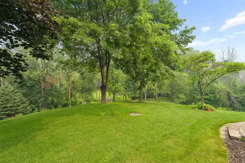 Exterior - w2880 Oakridge Drive, Appleton, WI 54915 photo 4 of 7