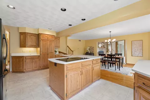 Kitchen - w2880 Oakridge Drive, Appleton, WI 54915 photo 3 of 4