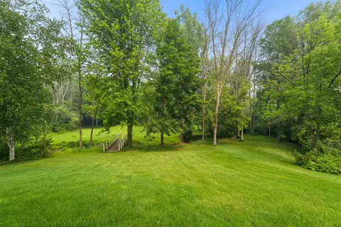 Exterior - w2880 Oakridge Drive, Appleton, WI 54915 photo 5 of 7