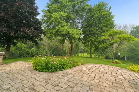Exterior - w2880 Oakridge Drive, Appleton, WI 54915 photo 2 of 7