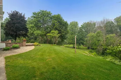 Exterior - w2880 Oakridge Drive, Appleton, WI 54915 photo 3 of 7