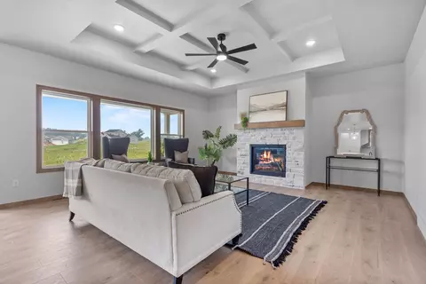 Living - 248 Kerrigan Dr, Wrightstown, WI 54180 photo 2 of 6