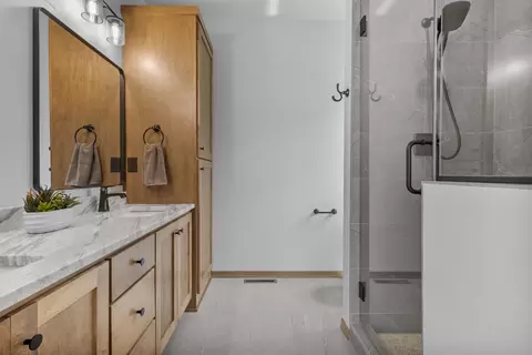 Bath - 248 Kerrigan Dr, Wrightstown, WI 54180 photo 1 of 3