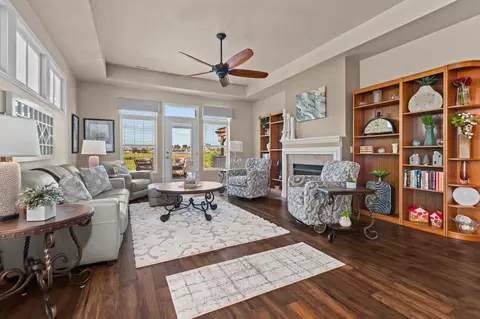 Living - 2379 E Glenhurst Ln, Appleton, WI 54913 photo 6 of 9