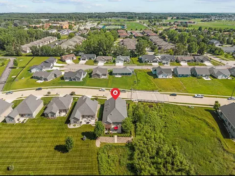 View/Area - 2379 E Glenhurst Ln, Appleton, WI 54913 photo 4 of 7