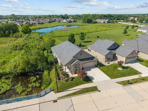 View/Area - 2379 E Glenhurst Ln, Appleton, WI 54913 photo 2 of 7