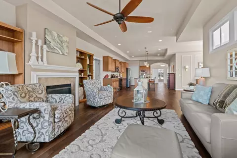 Living - 2379 E Glenhurst Ln, Appleton, WI 54913 photo 7 of 9
