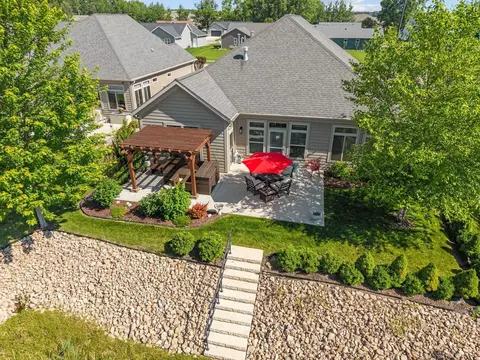 Exterior - 2379 E Glenhurst Ln, Appleton, WI 54913 photo 9 of 13