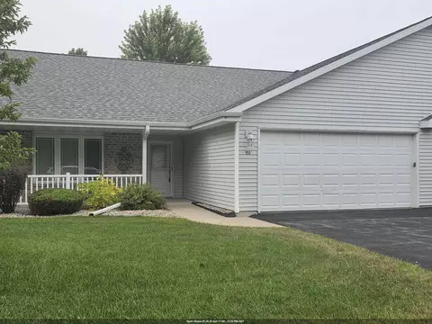 82 Queens Way, Fond Du Lac, WI 54935