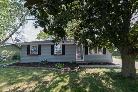 1085 Cumberland Trl, Oshkosh, WI 54904