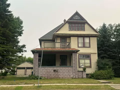 158 E Main St, Hortonville, WI 54944
