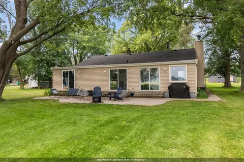 1583 Butte Des Morts Beach Rd, Neenah, WI 54956