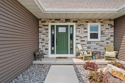 2066 Fescue Way, Green Bay, WI 54313