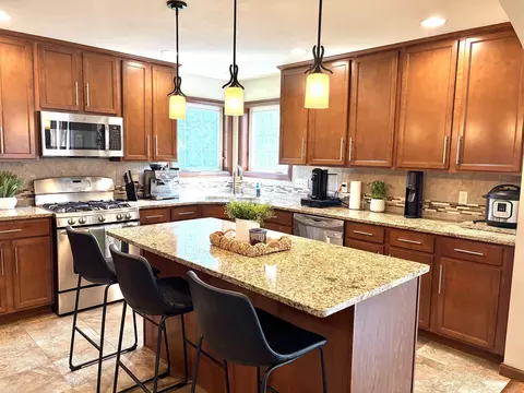 Kitchen - 2701 E Glenhurst Ln, Appleton, WI 54913 photo 3 of 3