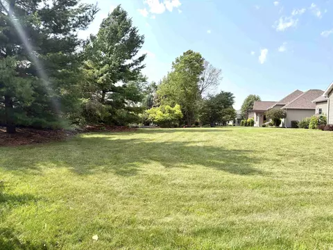 Exterior - 2701 E Glenhurst Ln, Appleton, WI 54913 photo 7 of 9