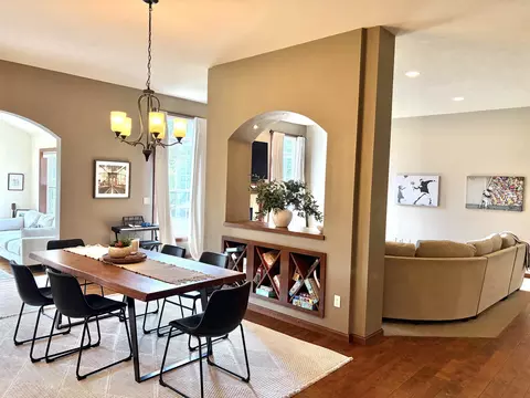 Dining - 2701 E Glenhurst Ln, Appleton, WI 54913 photo 2 of 3