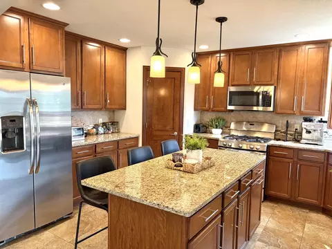 Kitchen - 2701 E Glenhurst Ln, Appleton, WI 54913 photo 2 of 3