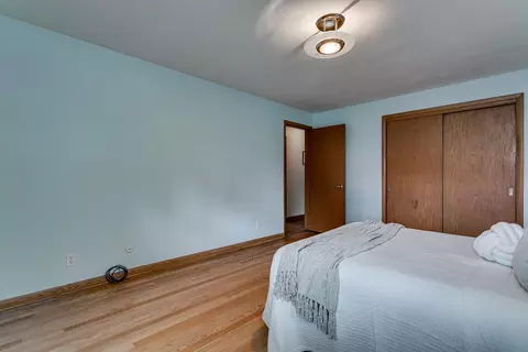 Bedroom - 915 E Grant St, Appleton, WI 54911 photo 4 of 10