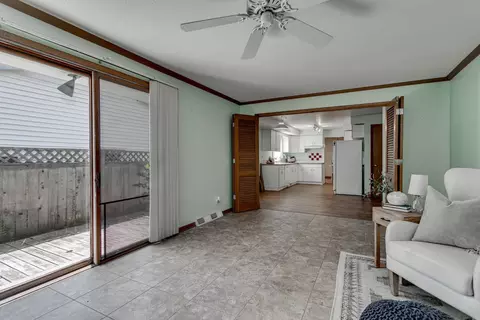 Living - 915 E Grant St, Appleton, WI 54911 photo 9 of 9