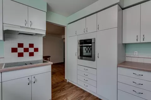 Kitchen - 915 E Grant St, Appleton, WI 54911 photo 3 of 5