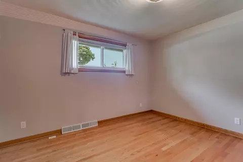Bedroom - 915 E Grant St, Appleton, WI 54911 photo 10 of 10