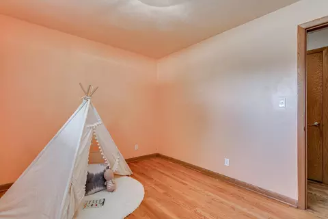 Bedroom - 915 E Grant St, Appleton, WI 54911 photo 6 of 10