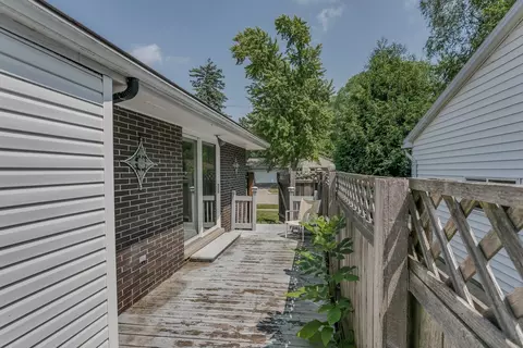 Exterior - 915 E Grant St, Appleton, WI 54911 photo 3 of 6