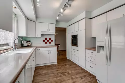 Kitchen - 915 E Grant St, Appleton, WI 54911 photo 1 of 5
