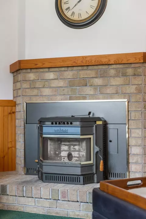 Living - 530 E Mitchell Ave, Appleton, WI 54915 photo 6 of 6