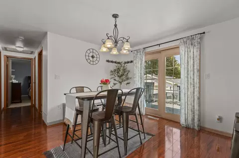 Dining - 530 E Mitchell Ave, Appleton, WI 54915 photo 3 of 5
