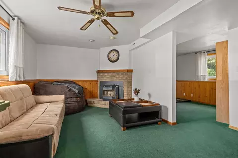 Living - 530 E Mitchell Ave, Appleton, WI 54915 photo 4 of 6