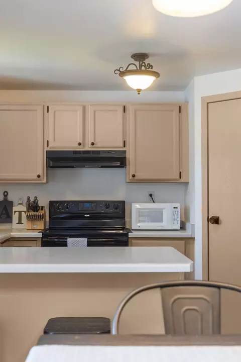 Kitchen - 530 E Mitchell Ave, Appleton, WI 54915 photo 3 of 6