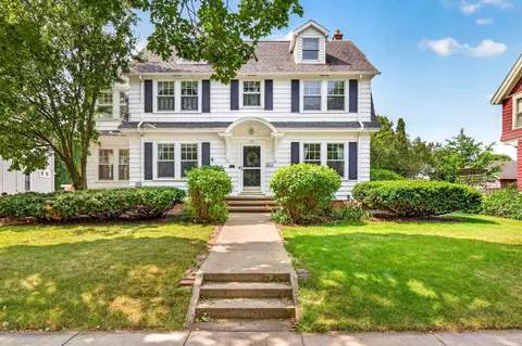 335 E Wisconsin Ave, Neenah, WI 54956