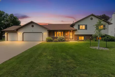 1320 Orchard Ct, Neenah, WI 54956