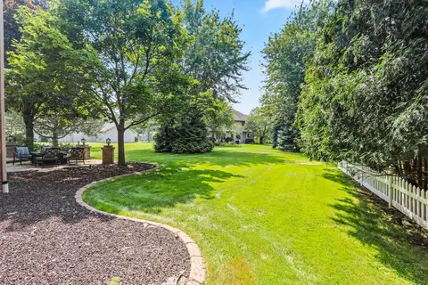 Exterior - 3901 N Millwood Dr, Appleton, WI 54913 photo 4 of 13
