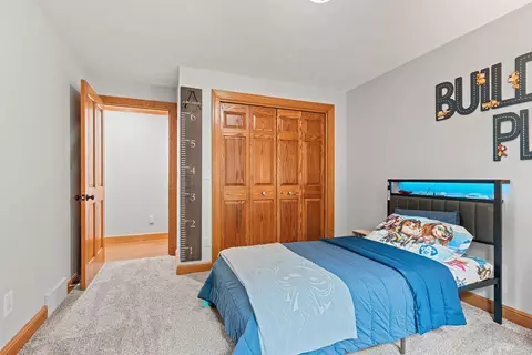 Bedroom - 3901 N Millwood Dr, Appleton, WI 54913 photo 12 of 13