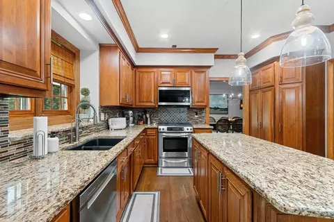 Kitchen - 3901 N Millwood Dr, Appleton, WI 54913 photo 4 of 6