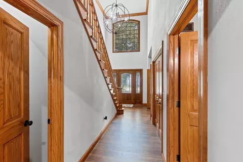 Entry Way - 3901 N Millwood Dr, Appleton, WI 54913 photo 2 of 9