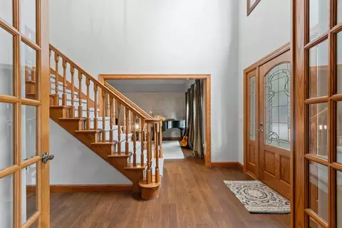 Entry Way - 3901 N Millwood Dr, Appleton, WI 54913 photo 3 of 9