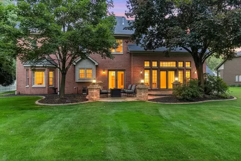 Exterior - 3901 N Millwood Dr, Appleton, WI 54913 photo 8 of 13