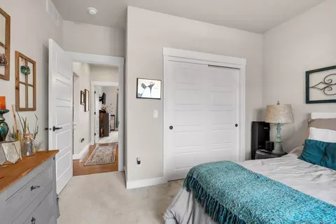 Bedroom - w5638 Hoelzel Way, Appleton, WI 54915 photo 4 of 6